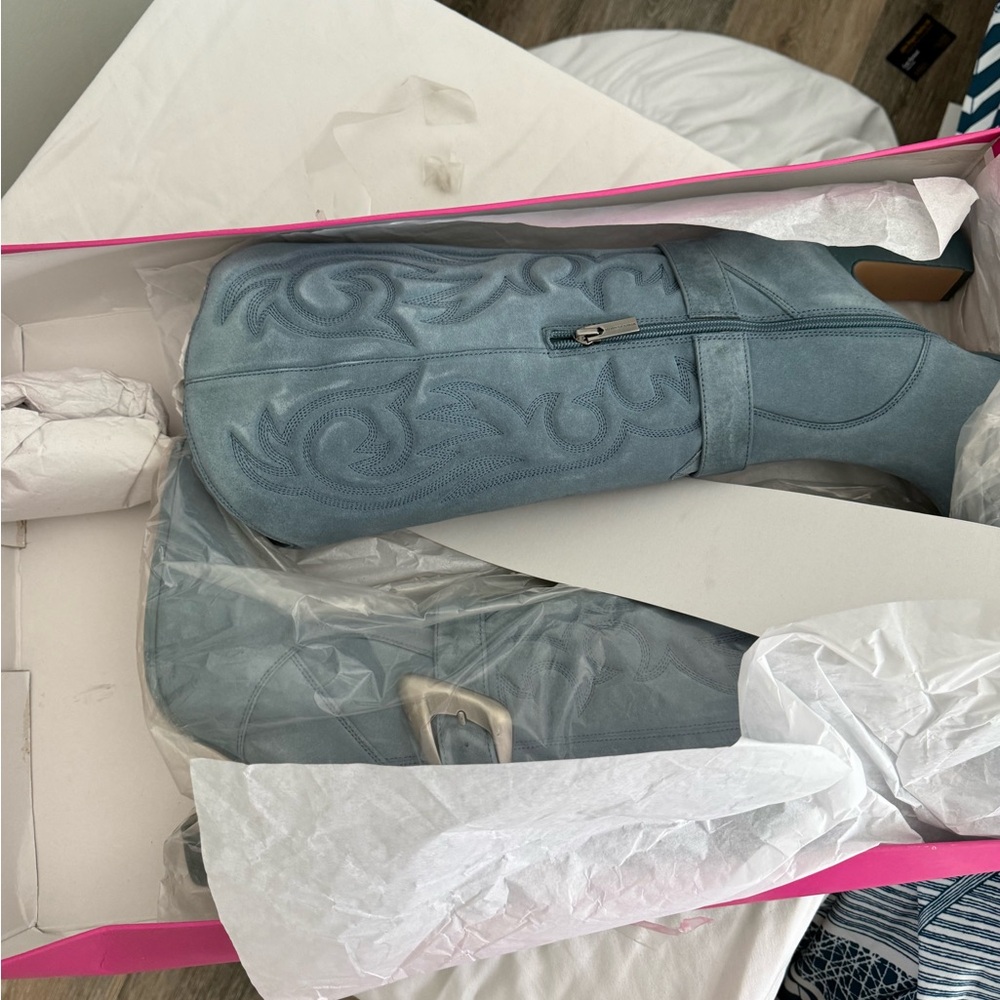 New Vince Camuto Blue Suede Boots -western blue - Picture 8 of 13